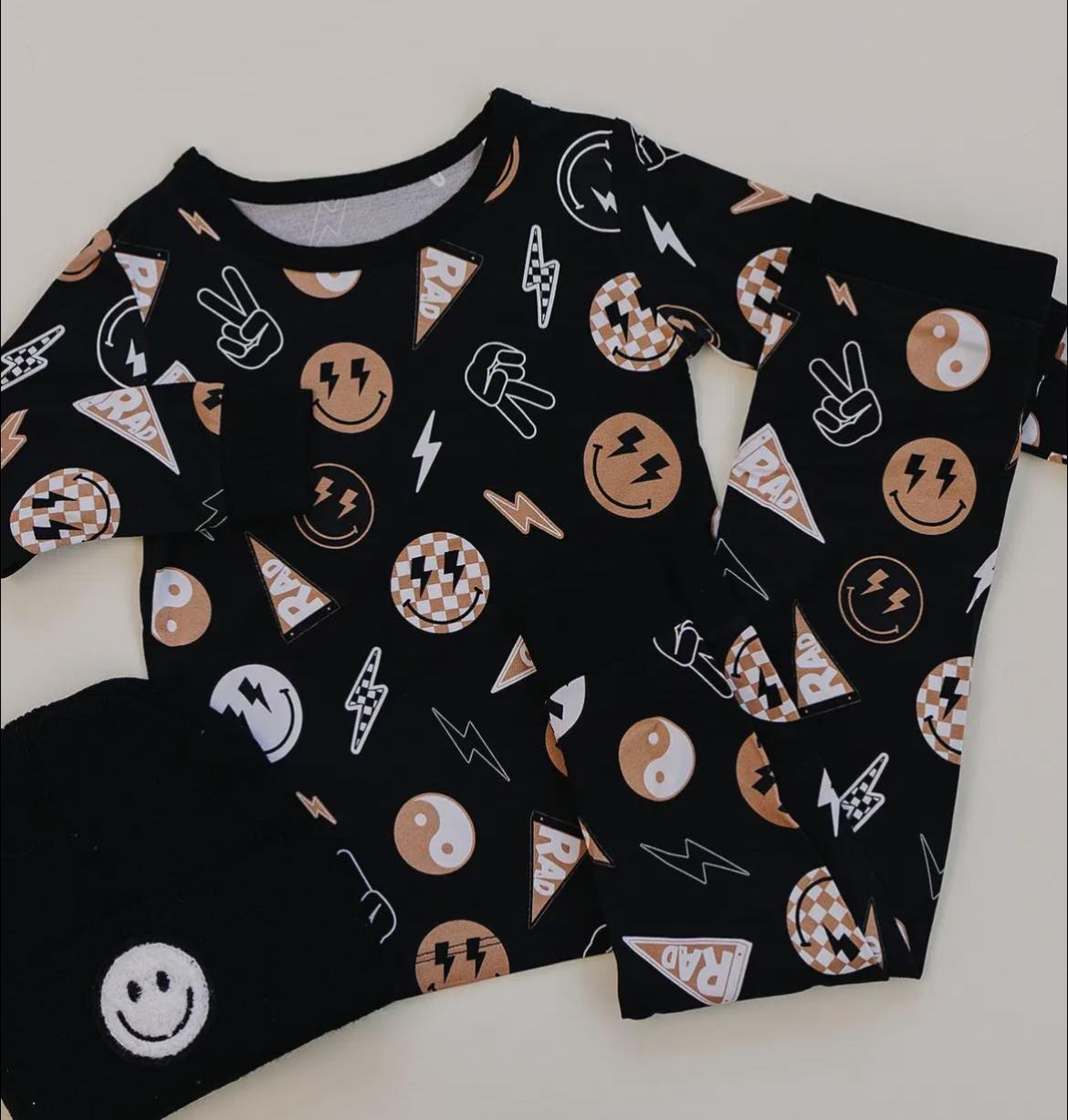 MOQ 5 PCS preorder BLP1413 Smile Face Lightning Black Long-Sleeved Pants Boys Pajama Set 202512