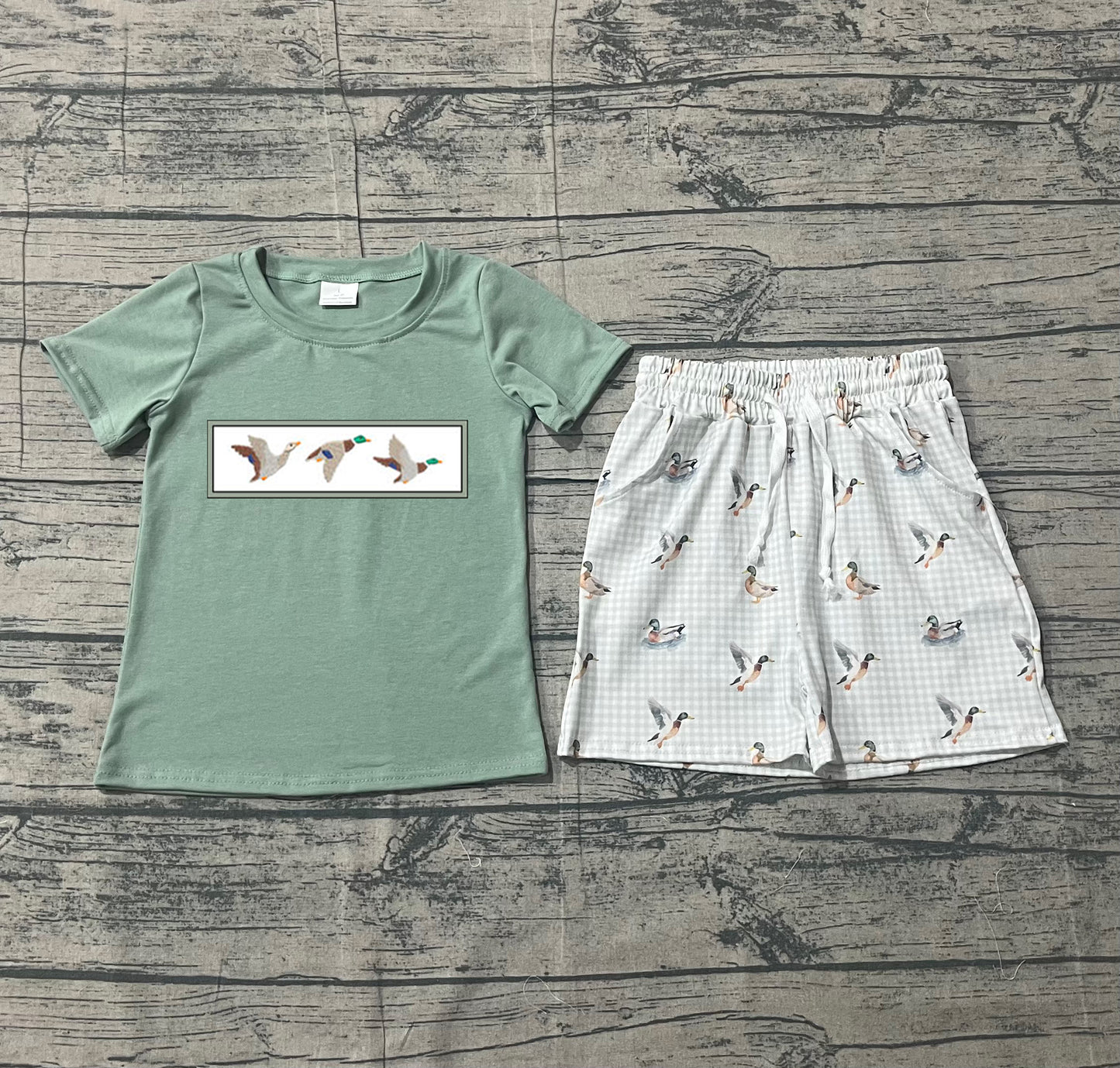 NO MOQ preorder BSSO1639 Embroidered Ducks Gray Green Short-Sleeve Plaid Shorts Boys Sets 202512