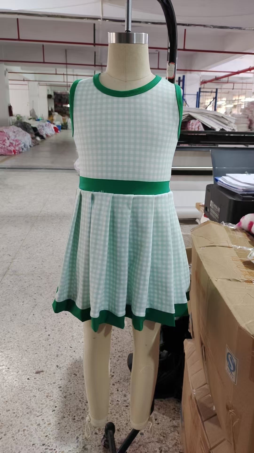 GSD2632 Girls Yoga Clothing Green Plaid Pleated Tunic Sleeveless Dresses 202507 RTS