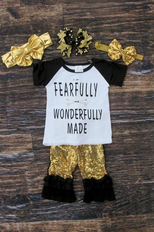 MOQ 5 preorder GSPO2155 Fearfully Lettered Black White Raglan Short Sleeve Golden Sequin Pants Girls Sets 202510