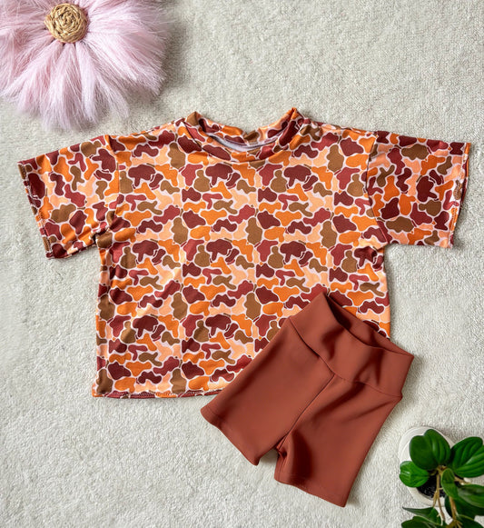 MOQ 5 PCS Preorder GSSO3560 Orange Brown Camouflage Short Sleeve Shorts Girls Sets 202603