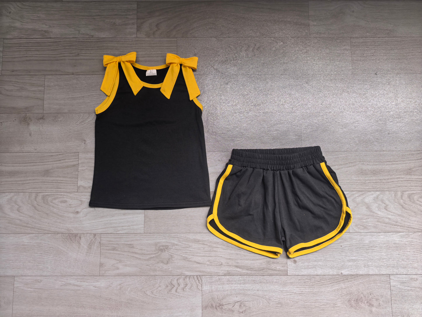 NO MOQ Preorder GSSO3823 GO TEAM Bows Yellow Black Sleeveless Shorts Girls Sets 202607 (Please contact me for custom orders.)