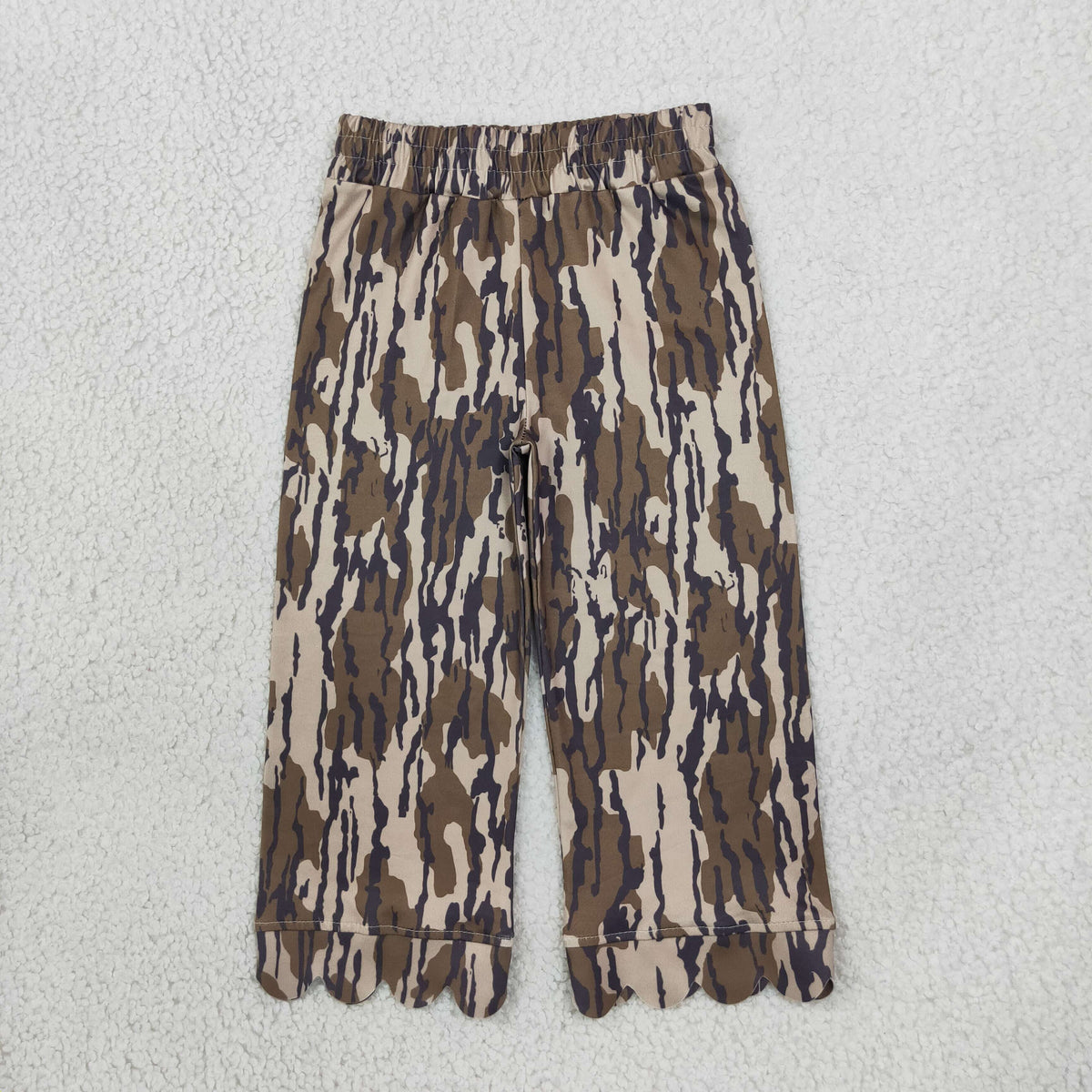 P1143 Hunting Camo Scallop Edge Girls Pants