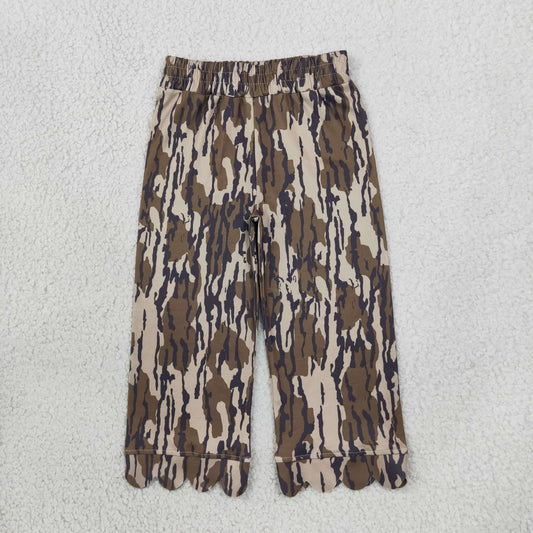 P1143 Hunting Camo Scallop Edge Girls Pants