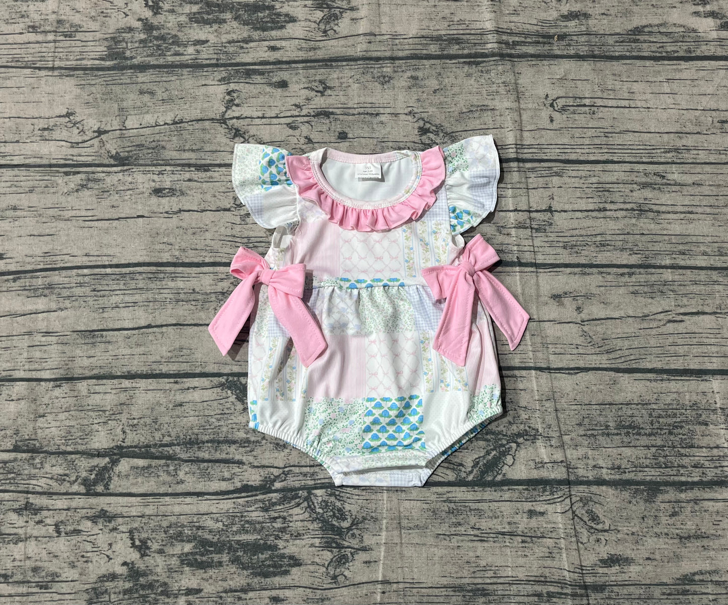 NO MOQ Preorder SR3293 Valentine's Day Flower Bows Plaid Ruffle Pink Flying-Sleeved Girls Bubble Romper 202510