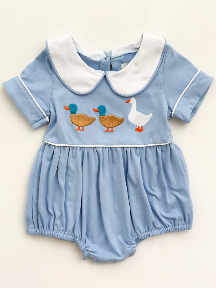 MOQ 8 Preorder SR3297 Duck and Goose White Doll Collar Blue Short Sleeve Boys Bubble Romper 202510 Sibling