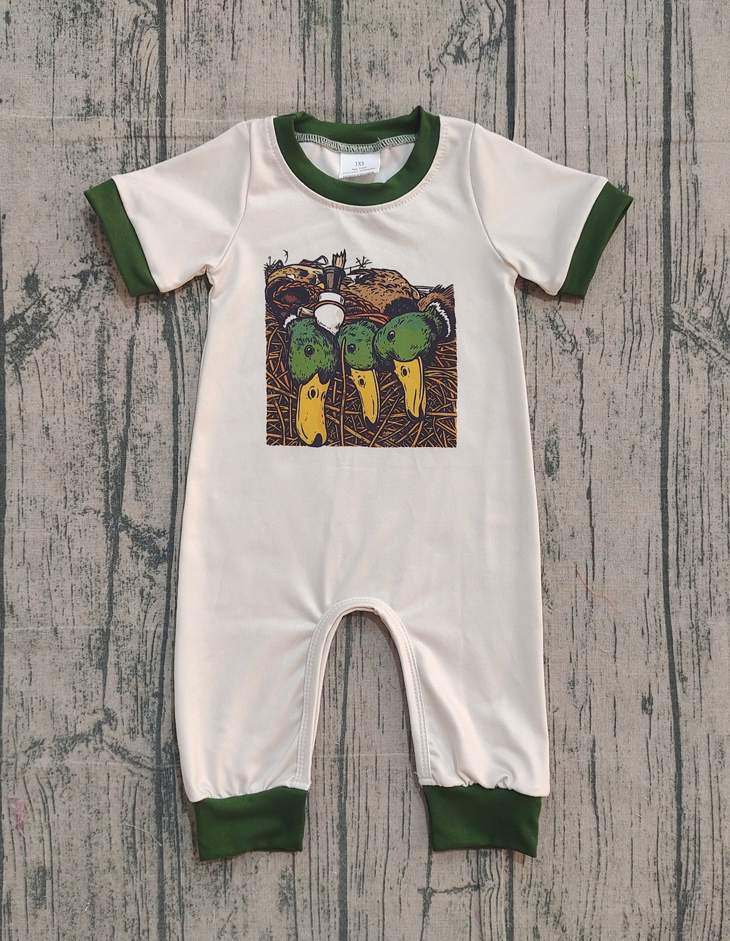 NO MOQ preorder SR3681 Duck Hunting Dark Green O-Neck Beige Short Sleeve Boys Romper 202512