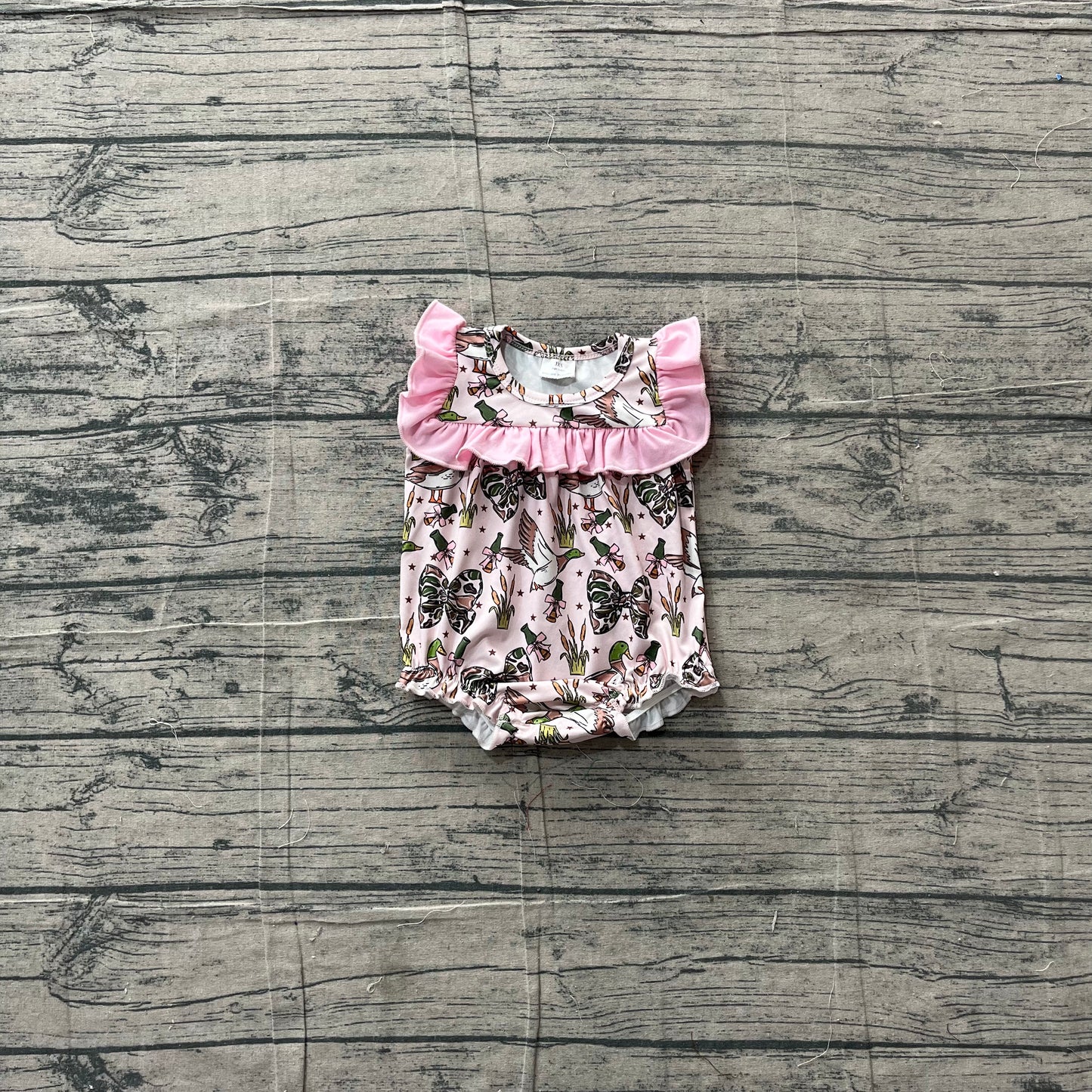 NO MOQ preorder SR4160 Ducks Bows Pink Ruffle Fly Sleeve Girls Bubble Romper 202605