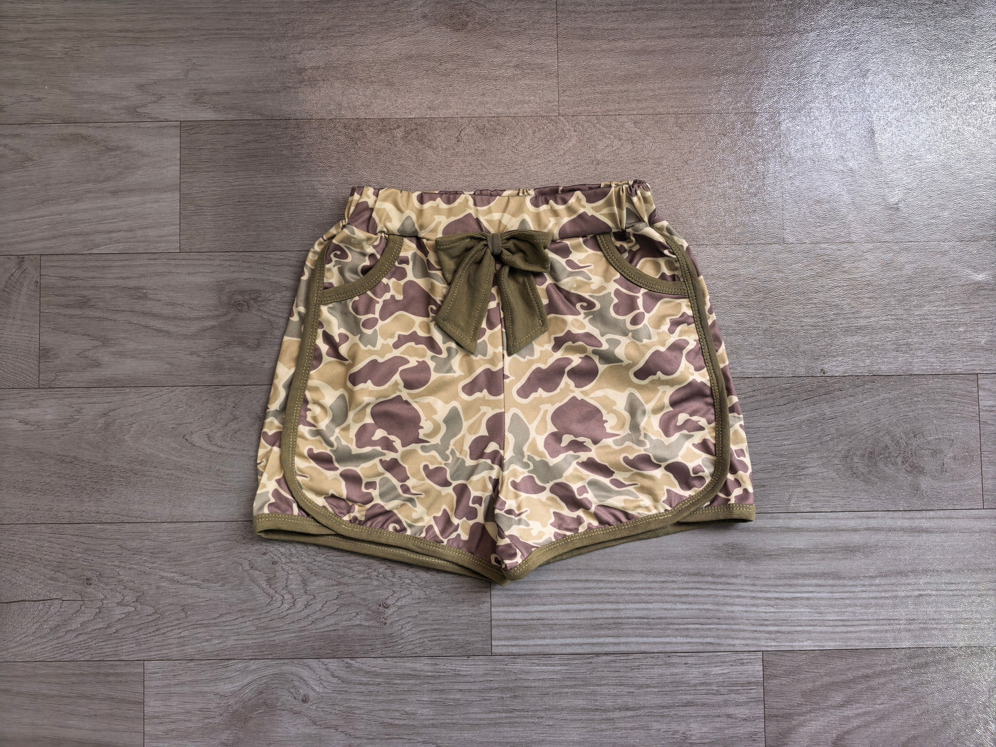 SS0690 Girls Bow Gray Green Camouflage Shorts 202607
