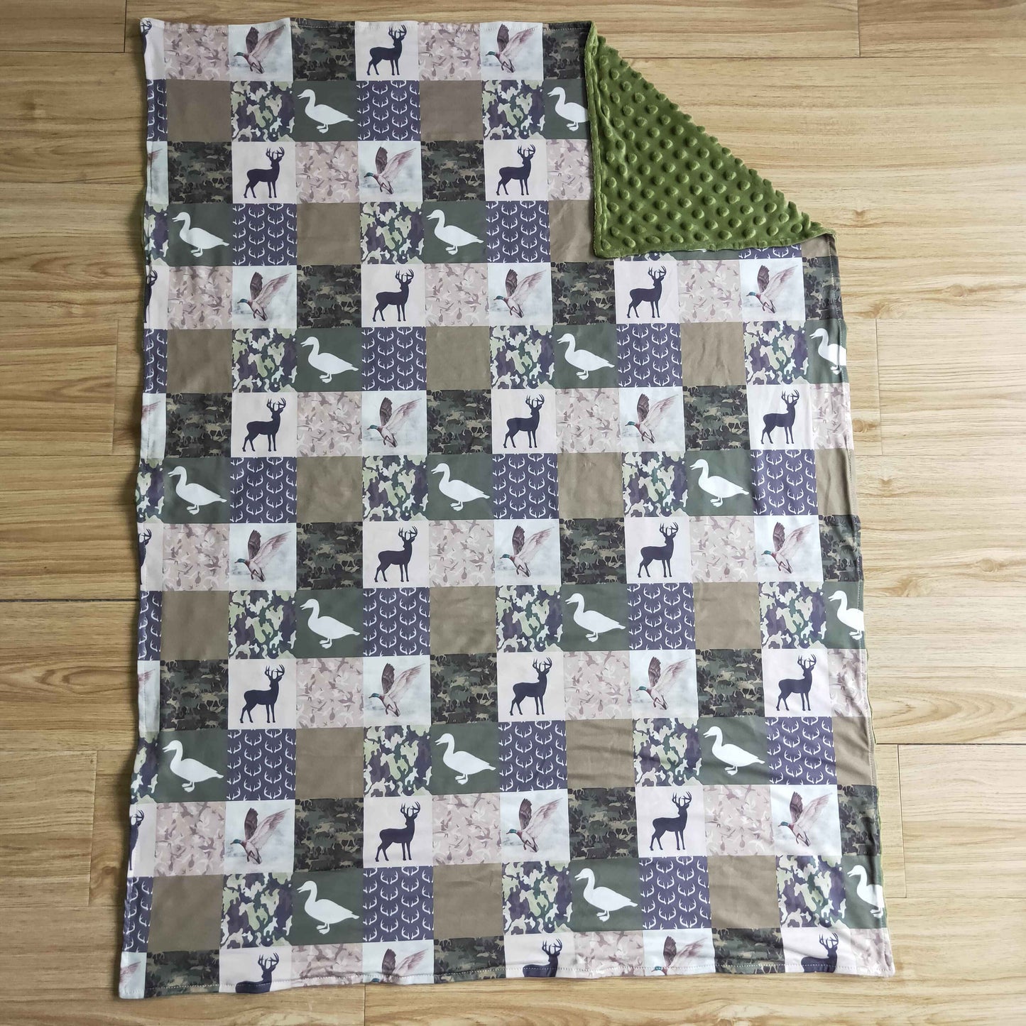 BL0027 Christmas Green Plaid Deer Duck Camo Print Blanket