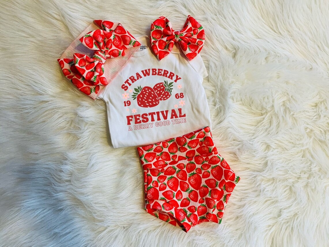 Promotion RTS GBO0097 Red Strawberry Festival Berry Good Time 3Pcs Bows Headband With Girls Short Sleeve Bummies Outfits