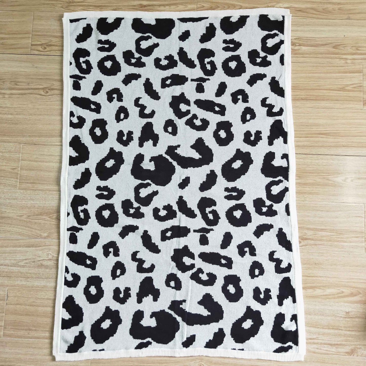BL0023 Leopard Blankets