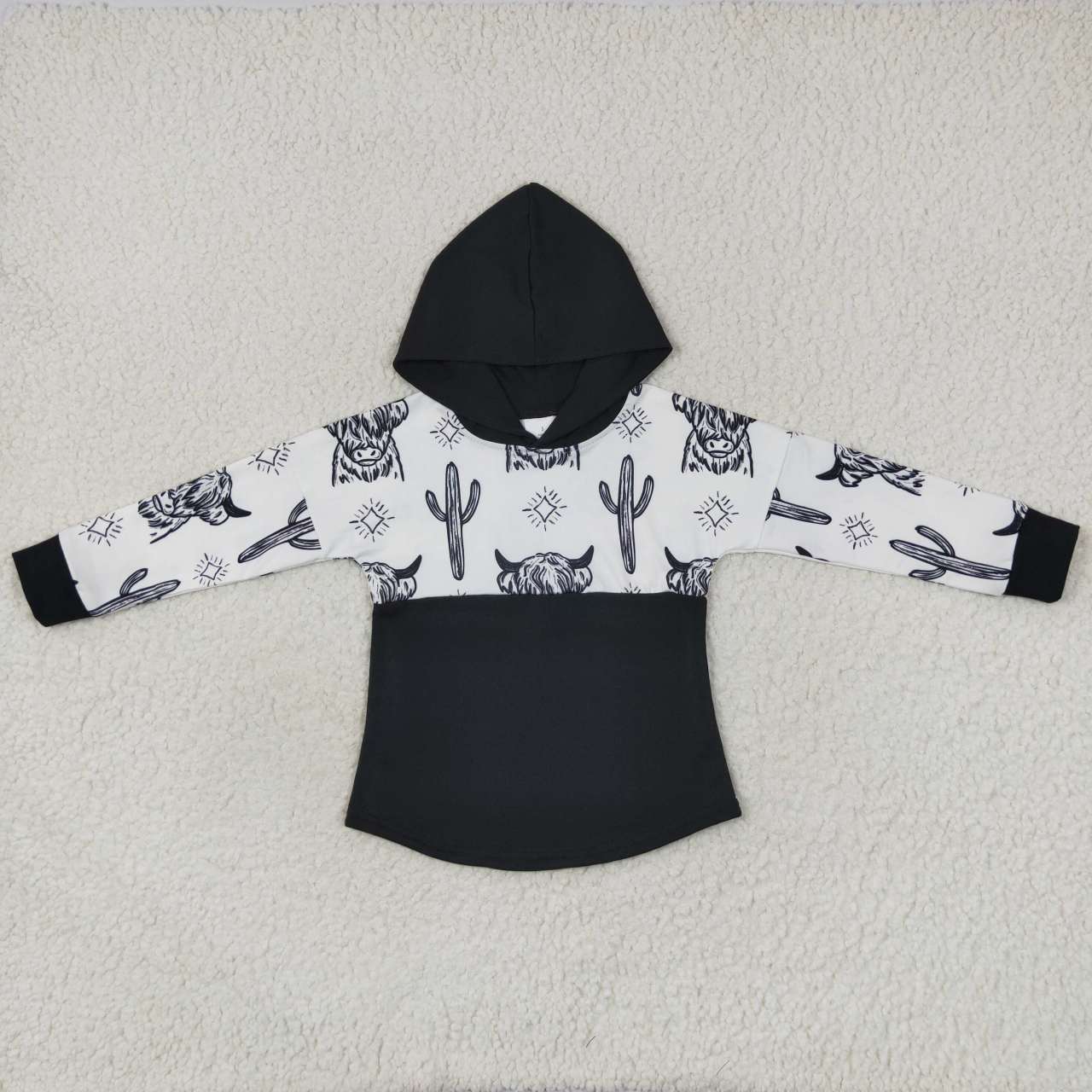 BT0318  Black Highland Cow  Girls Long Sleeve Hoodies Top