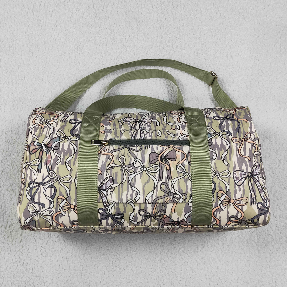 BA0392 Hunting Camo Bows Duffle Bag