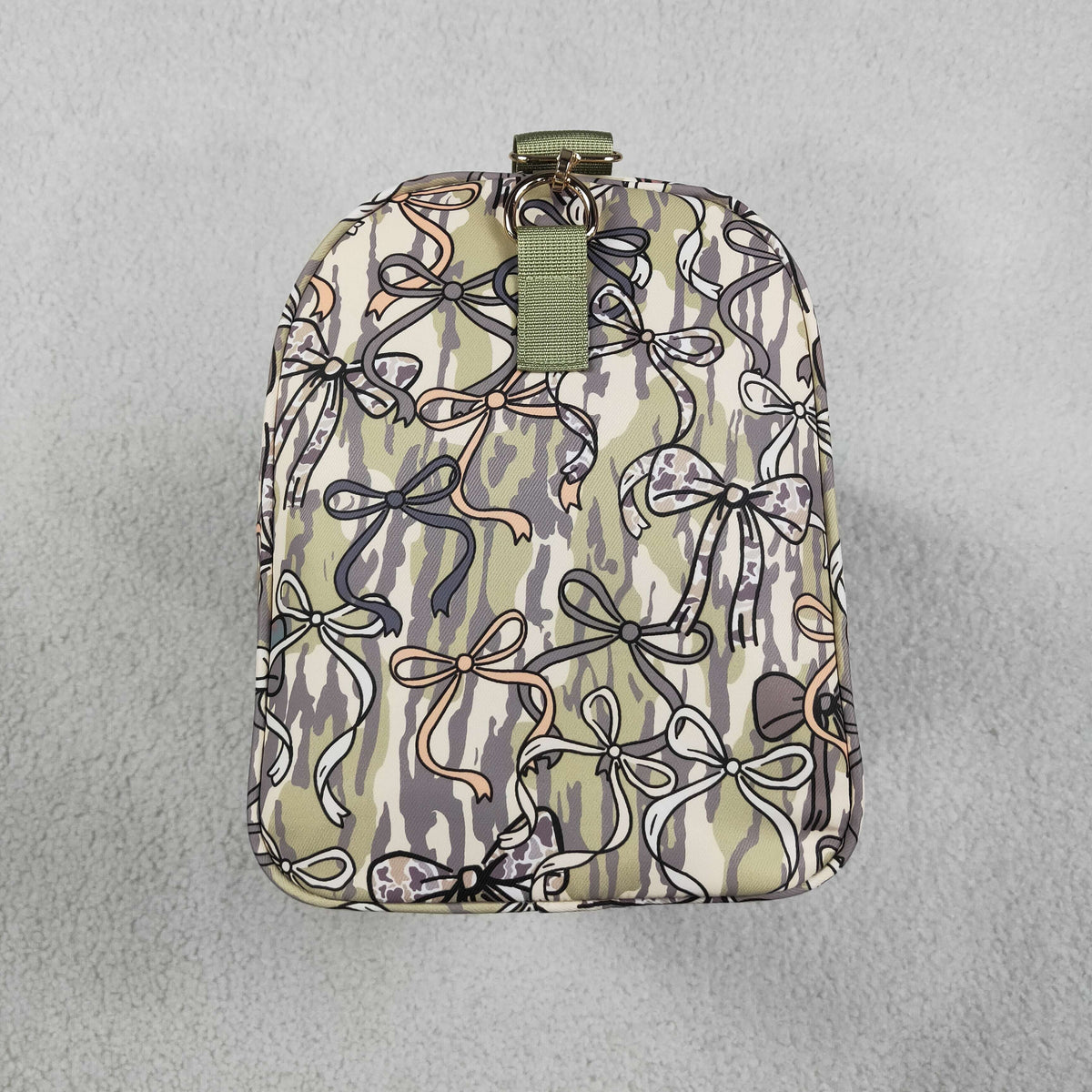 BA0392 Hunting Camo Bows Duffle Bag