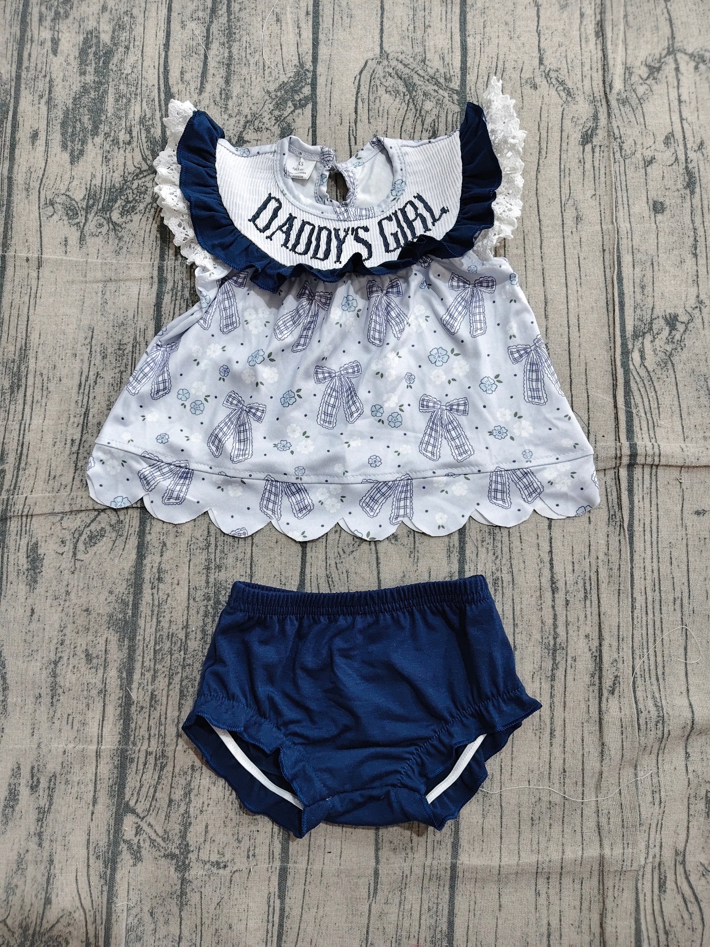 NO MOQ preorder GBO0519 Smocked DADDY'S GIRL Flower Bows Navy Ruffle Fly Sleeve Bummies Girls Sets 202604