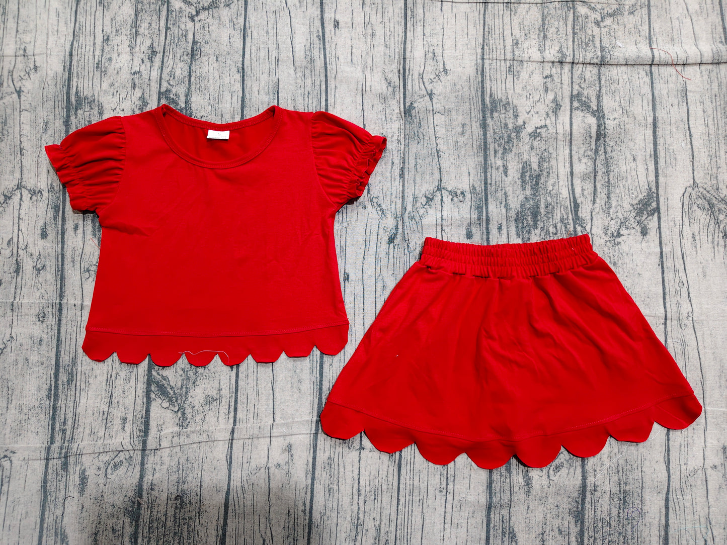 NO MOQ Preorder GSD3938 Solid Red Wave Ruffle Short Sleeve with Skirts for Girls Sets 202604