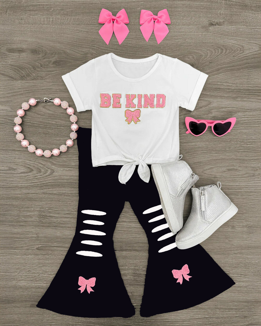MOQ 5 PCS Preorder GSPO2237 Bows Pattern Be Kind White Short Sleeve Ripped Black Pants Girls Sets 202512