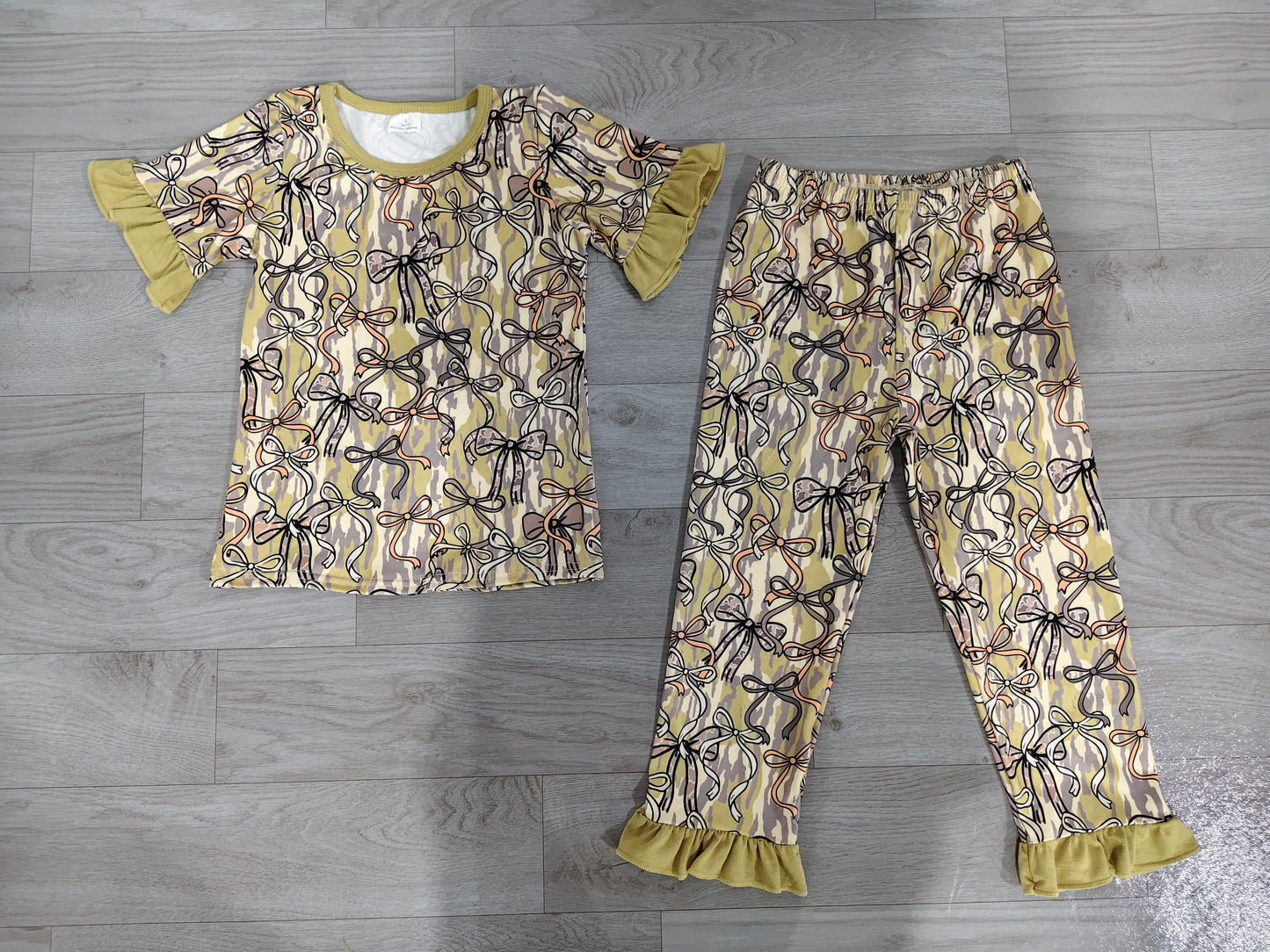 NO MOQ Preorder GSPO2264 Bows Camouflage Army Green Ruffle Short Sleeve Pants Girls Pajamas Sets 202607