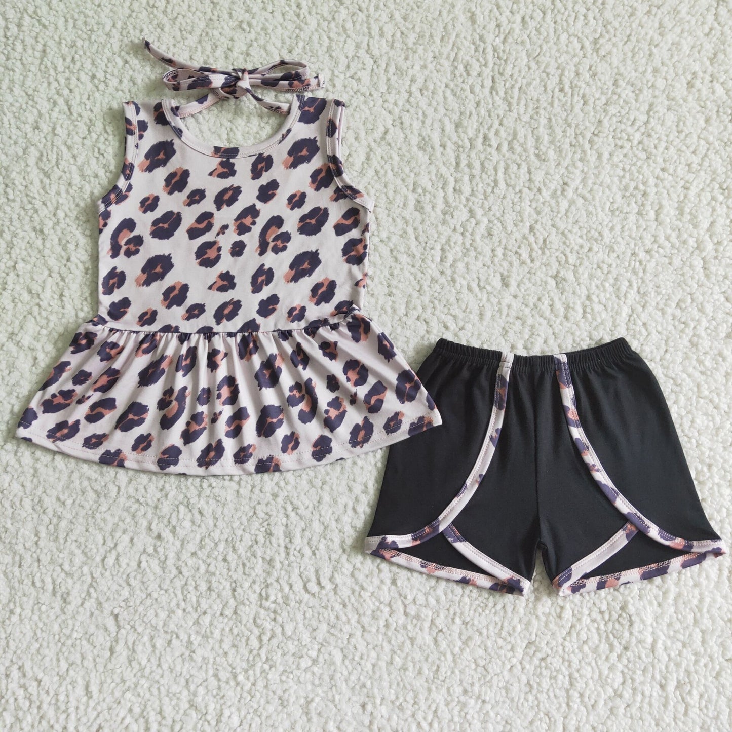 Clearance GSSO0052 Girls sleeveless leopard print black shorts outfit