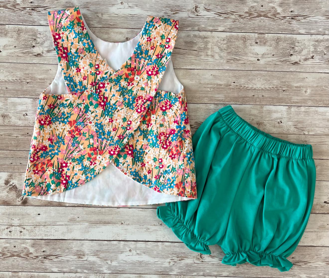 MOQ 5 PCS Preorder GSSO3194 Flower Sleeveless Green Shorts Girls Sets 202601