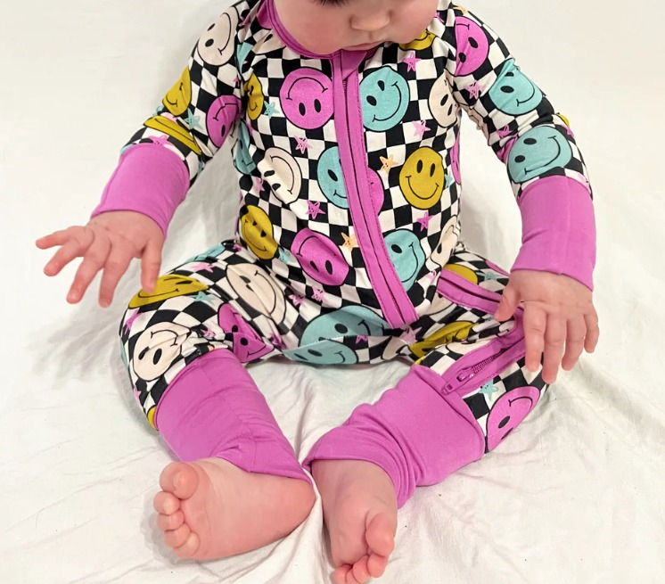 Preorder LR1380 NO MOQ Smiley Stars black and white checkered zipper long-sleeved onesie