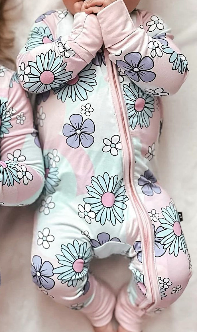 Preorder LR2057 Flower pink green zipper long-sleeved onesie