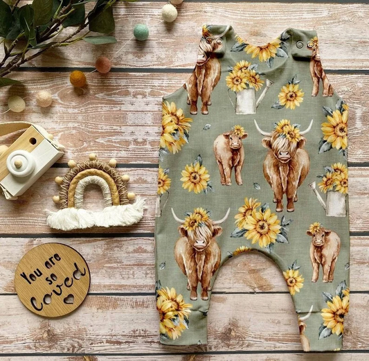 MOQ 5 PCS preorder SR3745 Highland Cow Flower Sleeveless Girls Romper 202512