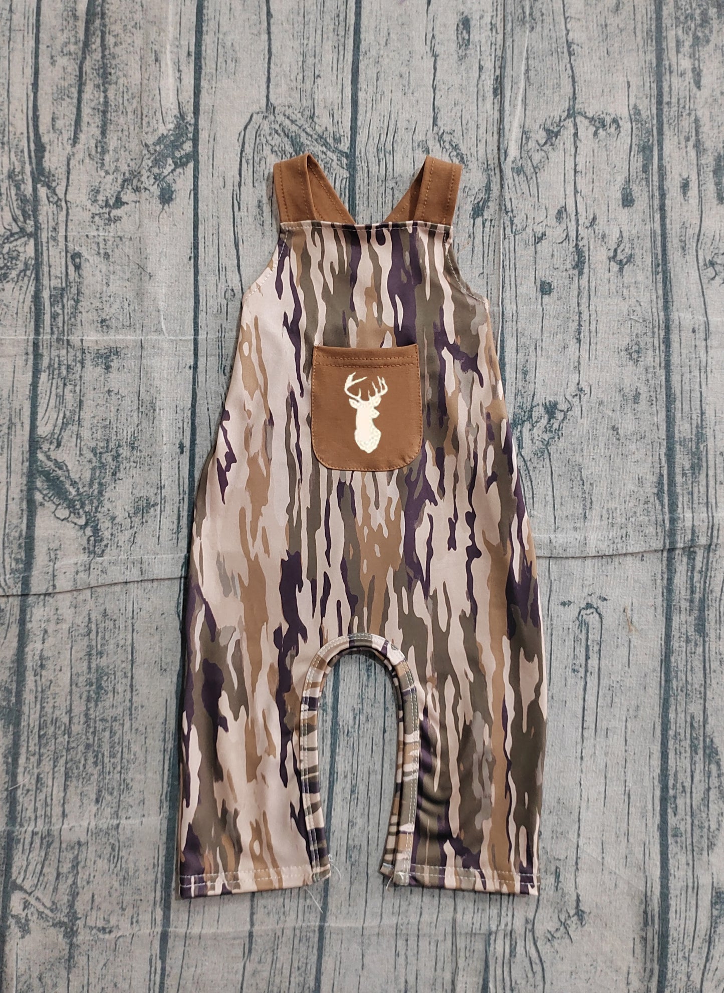 NO MOQ preorder SR4048 Embroidered Deer Hunting Camouflage Brown Pocket Sleeveless Boys Romper 202602