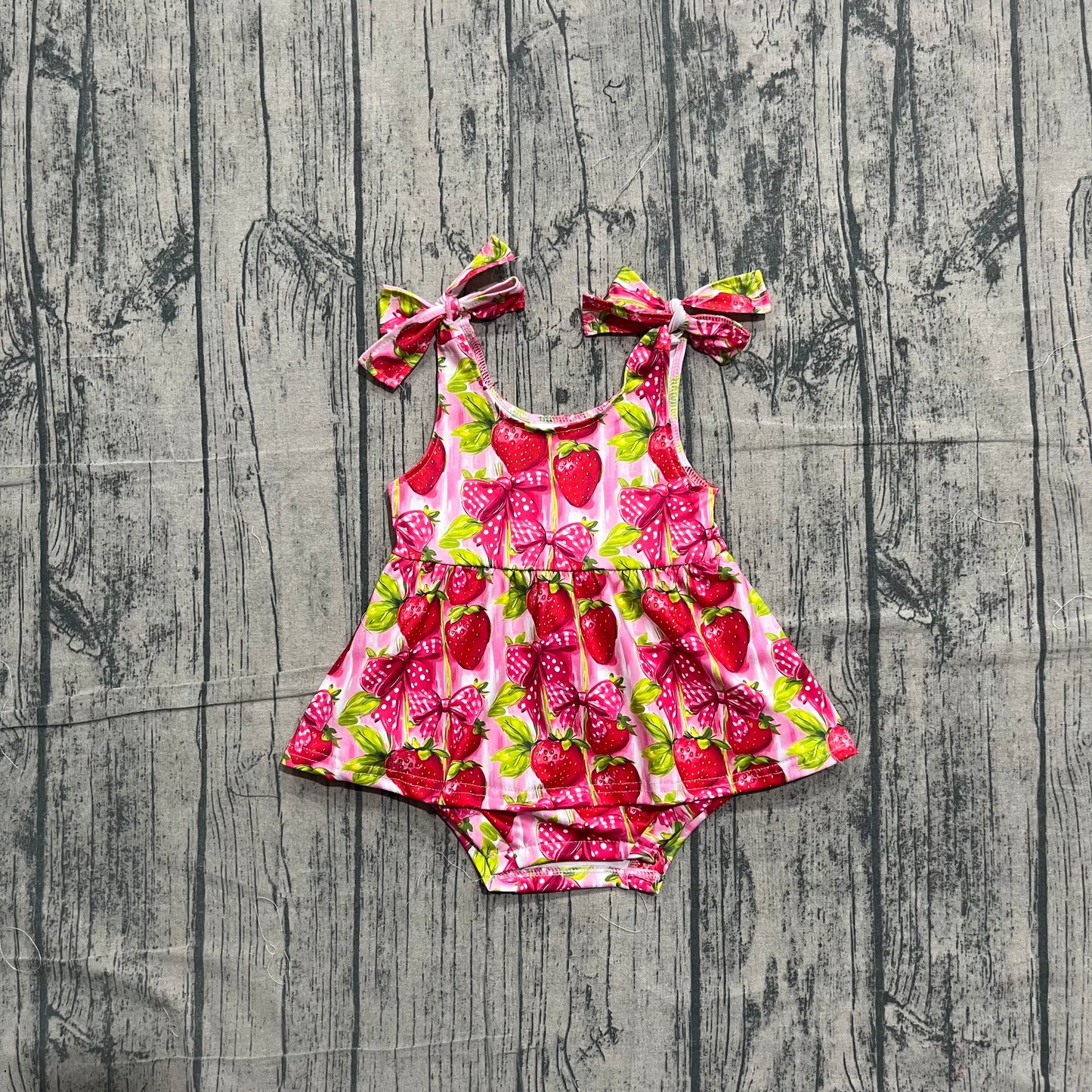 NO MOQ preorder SR4134 Strawberry Rose Red Ruffle Sleeveless Girls Bubble Romper 202605 Sibling