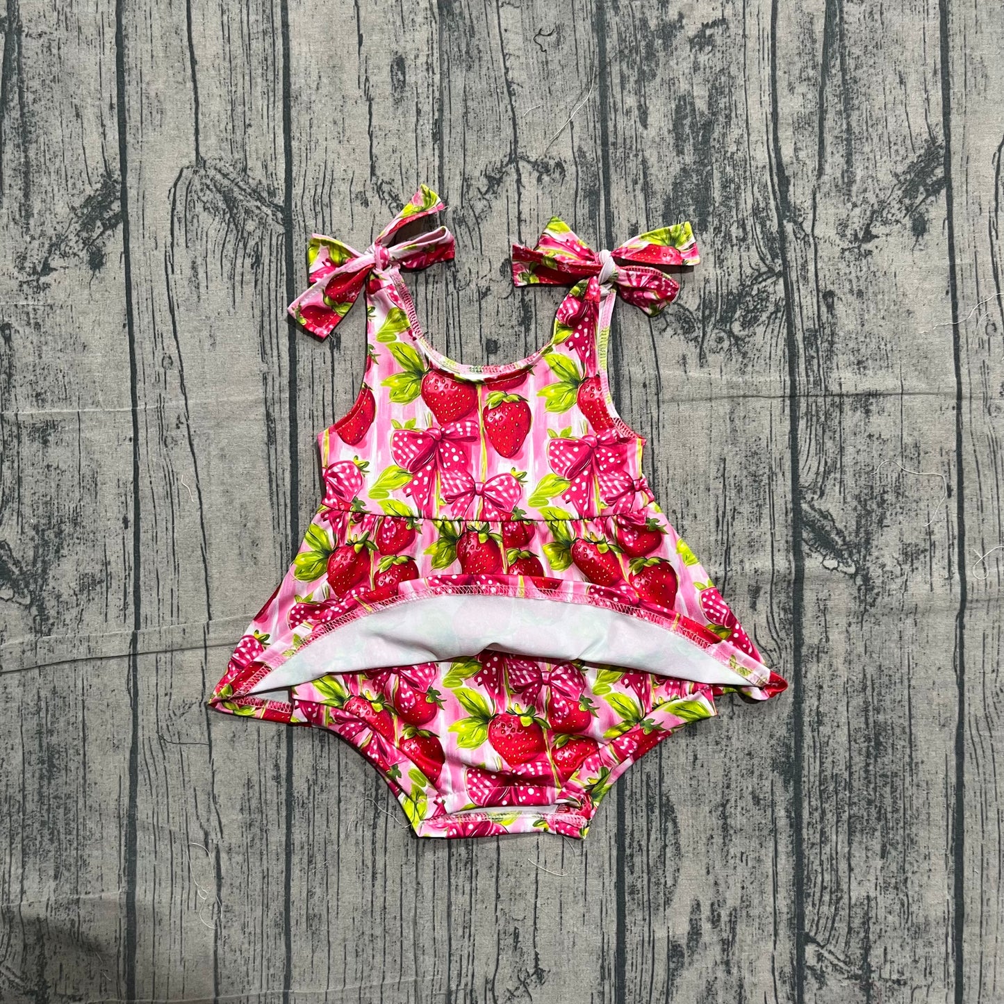 NO MOQ preorder SR4134 Strawberry Rose Red Ruffle Sleeveless Girls Bubble Romper 202605 Sibling
