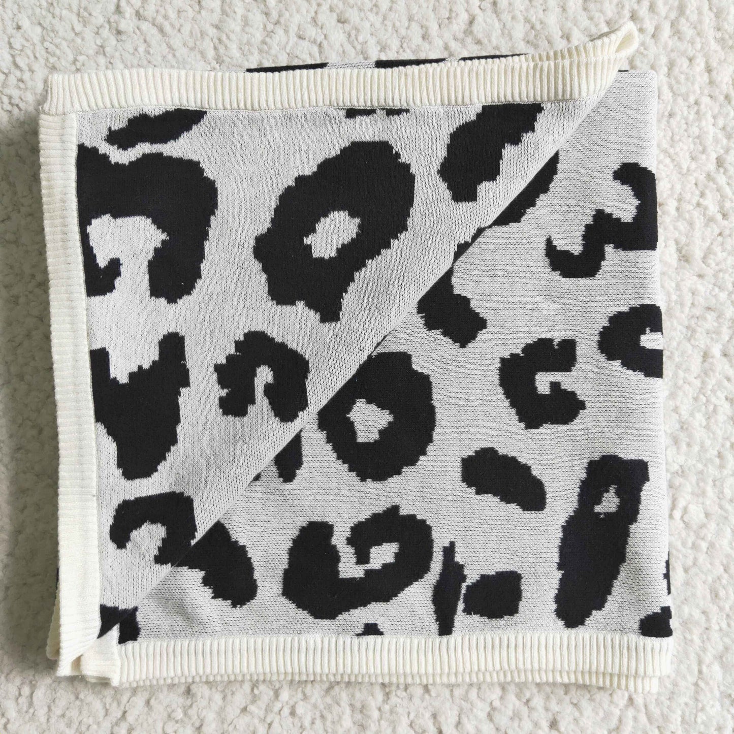 BL0023 Leopard Blankets